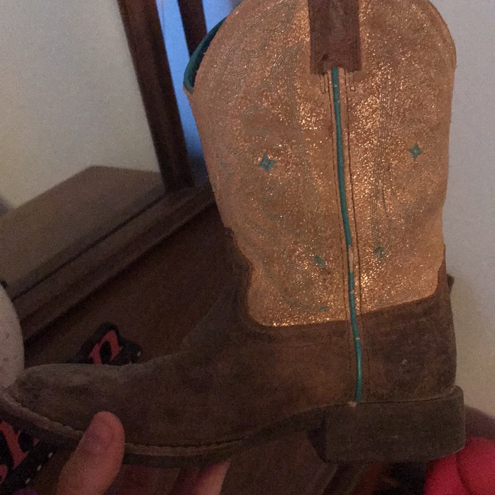 Girls cowboy boots ariat